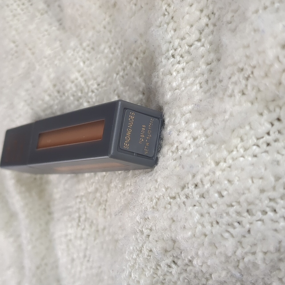 KAB Cosmetics Lip Gloss in Sending Nudes, 5g/0.175oz - Picture 3 of 9